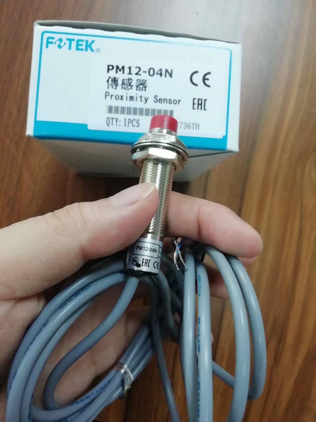 Fotek Pm12-04n Screw Type Inductive Proximity Sensor with Lead Wire